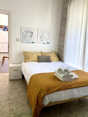 Charming 1BR just off Main Street prime location